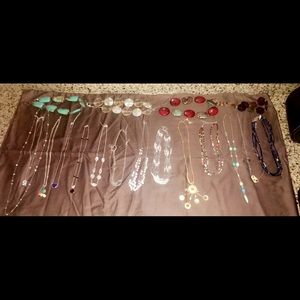 LOT OF 18 fashion necklaces!!!